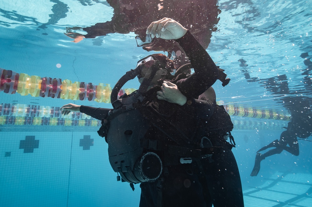 NSW Operators Dive with Partner Forces during RIMPAC 2024