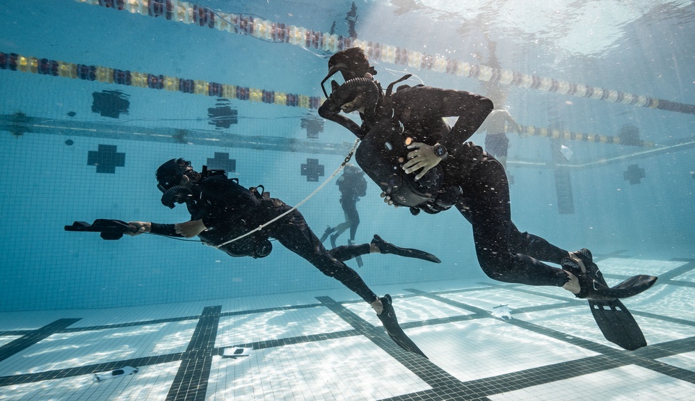 NSW Operators Dive with Partner Forces during RIMPAC 2024