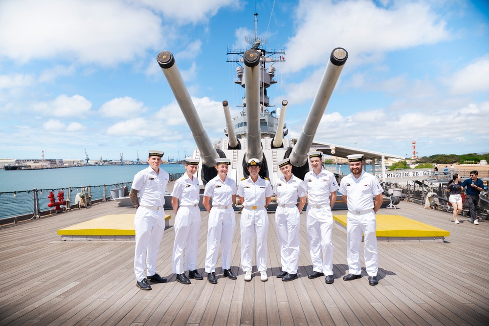 HMAS Sydney members visit USS Arizona memorial