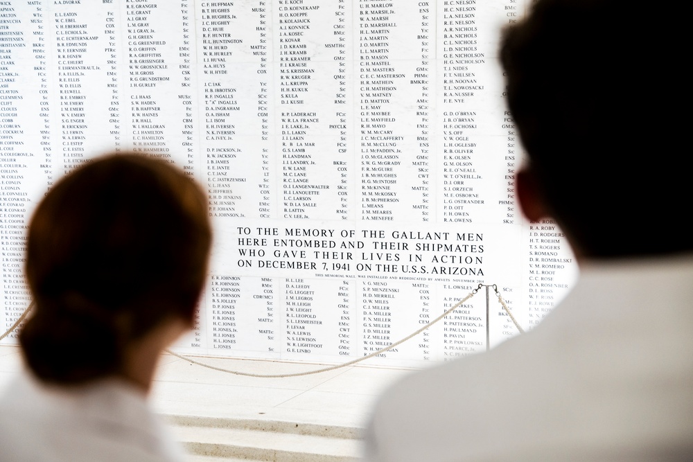 HMAS Sydney members visit USS Arizona memorial