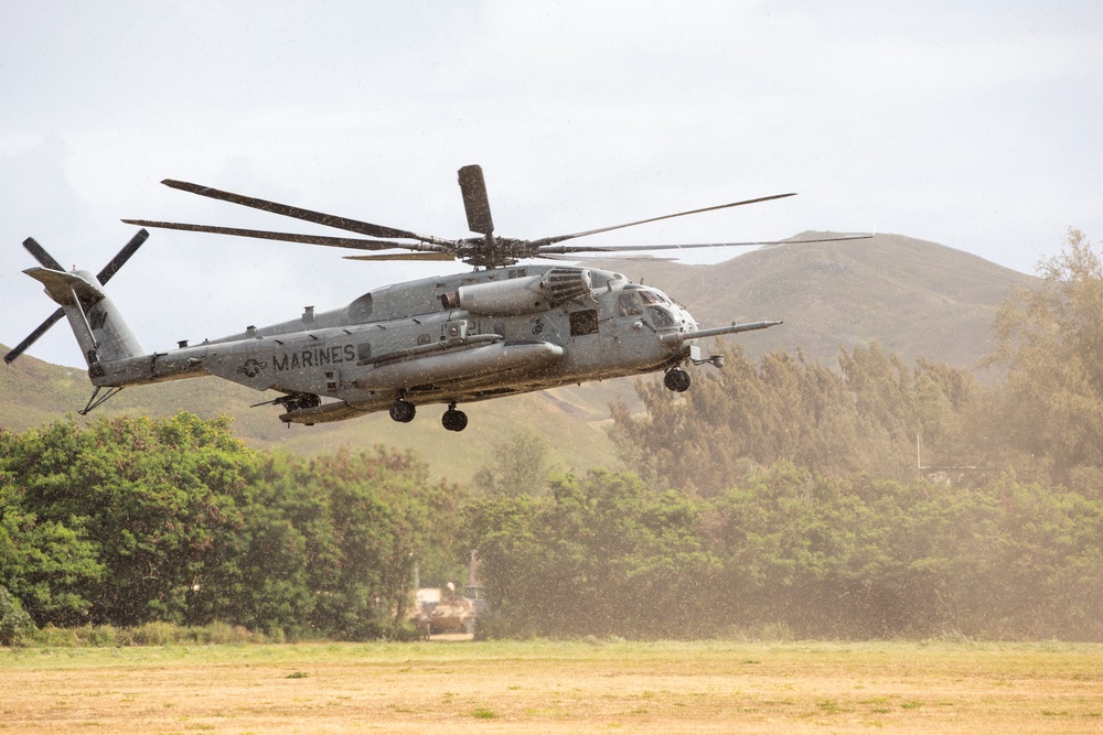 U.S. CH-53E Super Stallion Executes Air Operations for RIMPAC