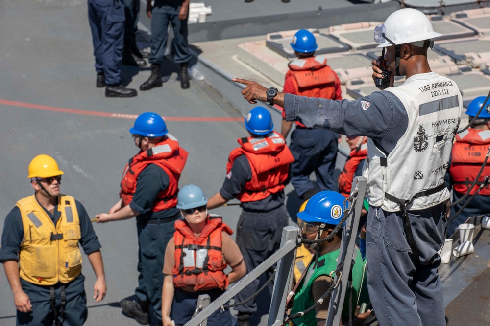 USS Spruance conducts refueling-at-sea with FGS Frankfurt am Main