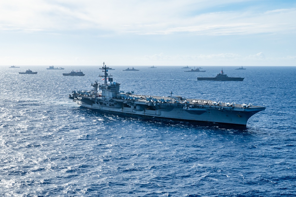 DVIDS - Images - Multinational ships sail in formation during RIMPAC ...