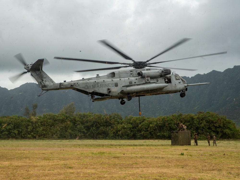 15th MEU and CLC 33 Support Lifting Operations in Hawaii