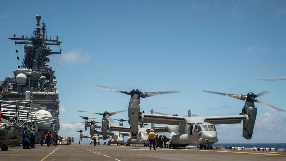 15th MEU Marines Embark USS Boxer After RIMPAC