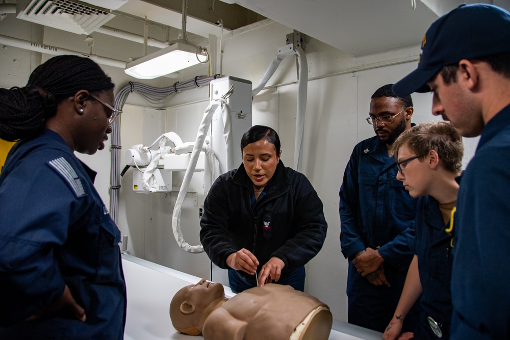 Nimitz Sailors Participate In Medical Training