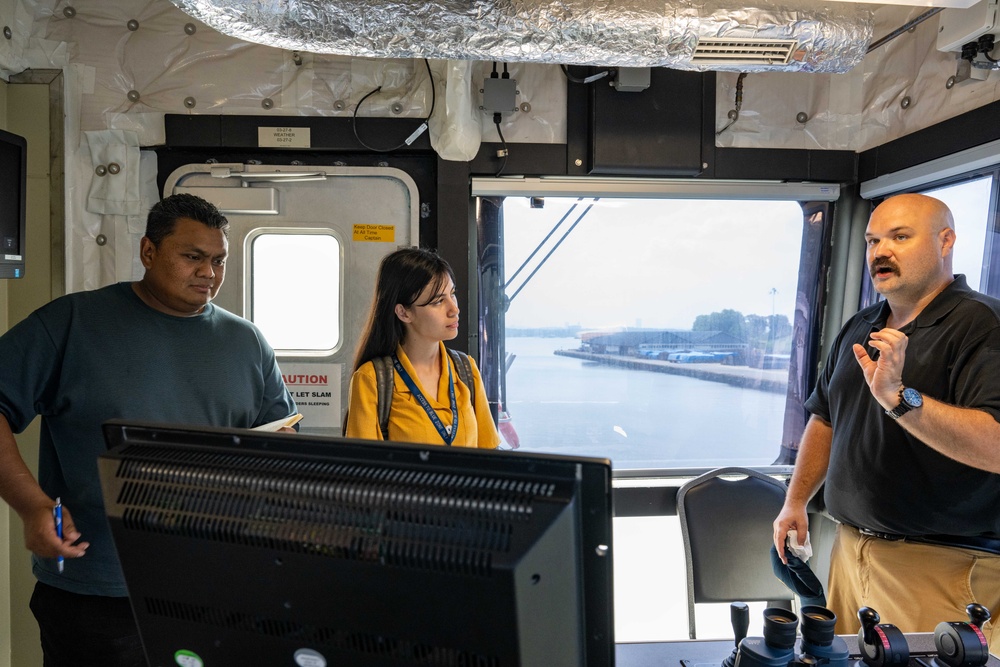 COMLOG WESTPAC Visits USNS City of Bismarck