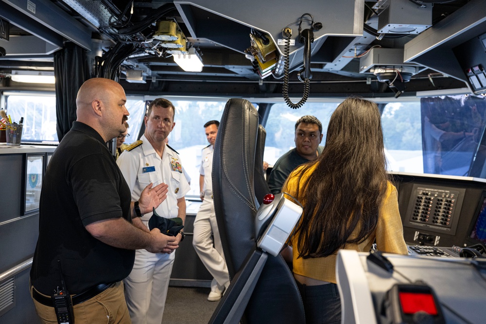 COMLOG WESTPAC Visits USNS City of Bismarck