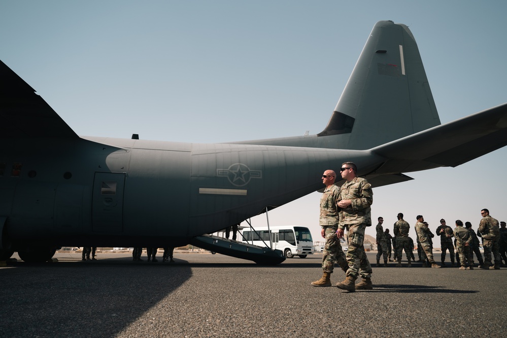 CMSAF visits deployed Airmen at the 386th Air Expeditionary Wing