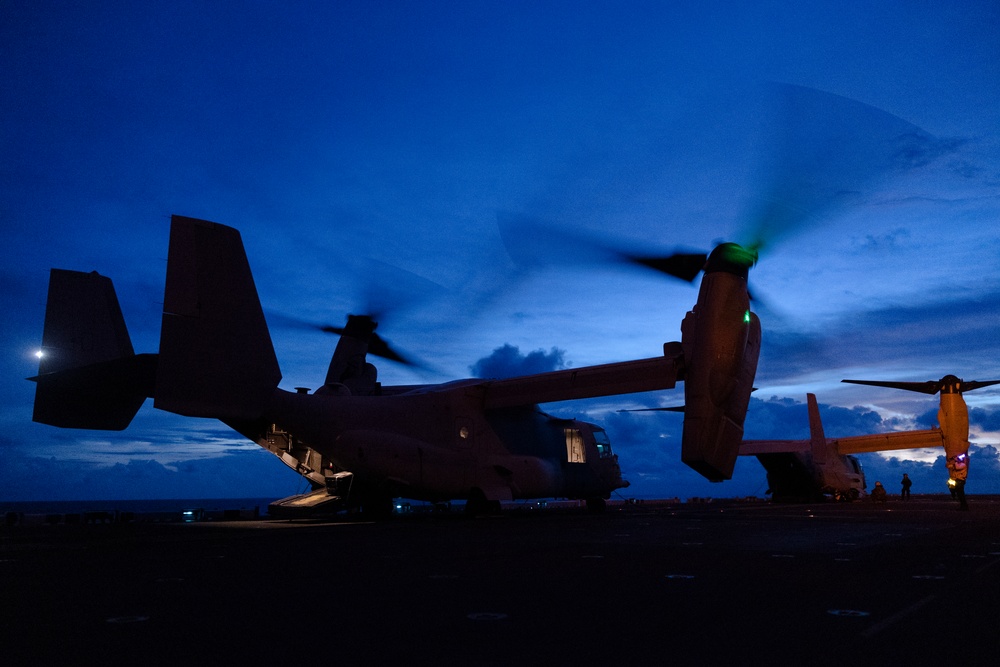 31st MEU Conducts Night Flight Operations