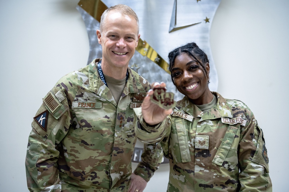 AFCENT commander visits the 379th AEW