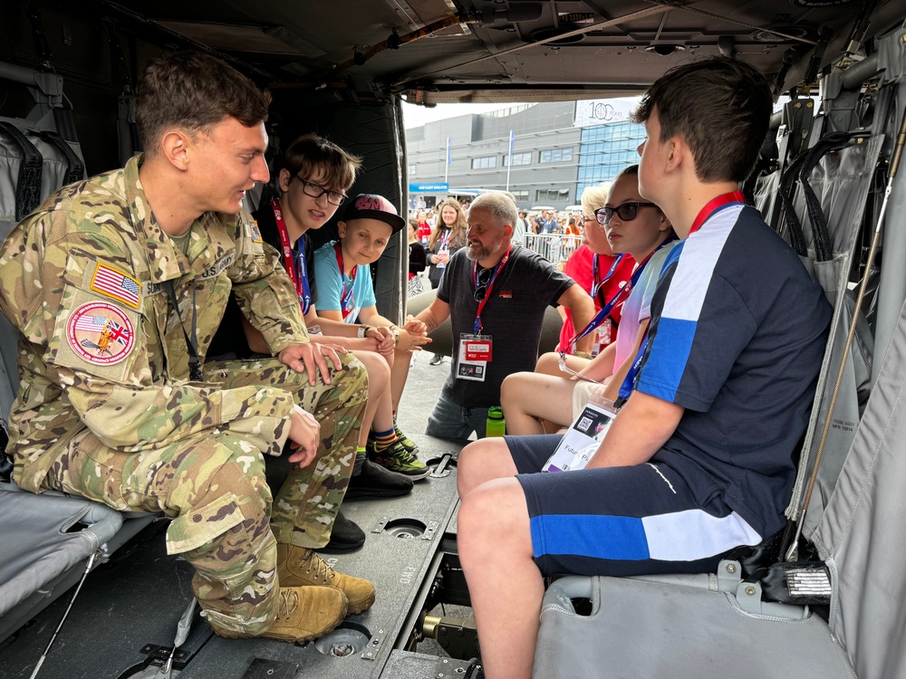 Soldiers of the 12th CAB Finish Support for the Farnborough International Airshow