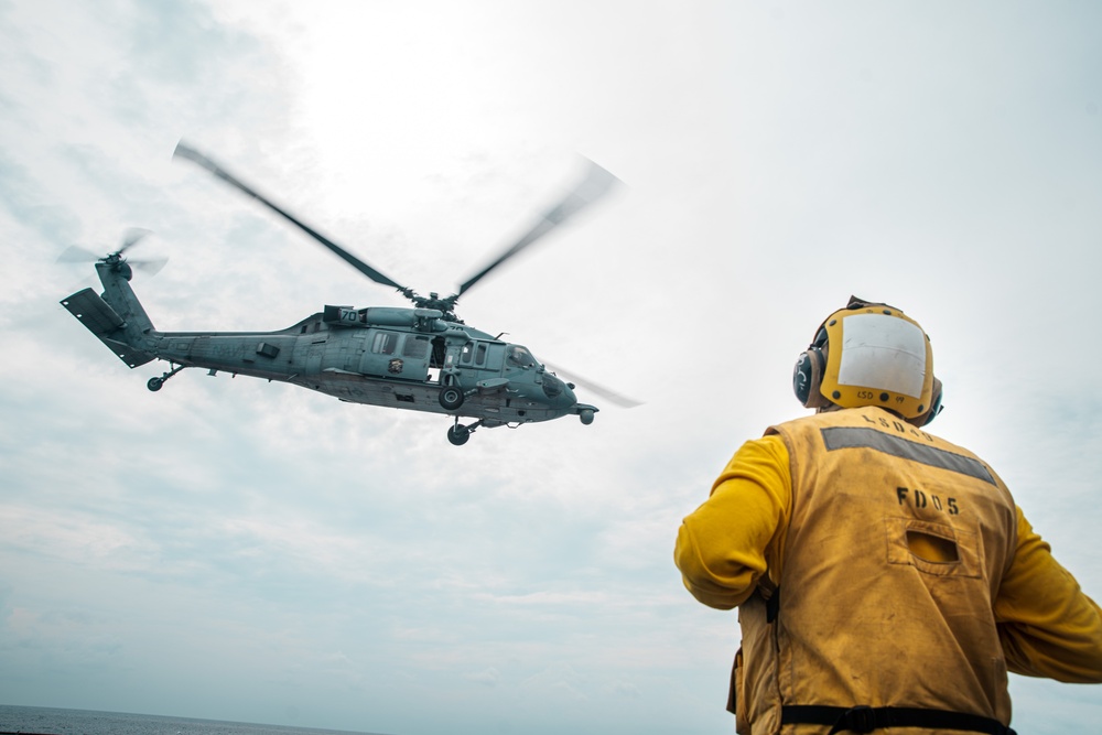 Sailors Conduct Cargo Transfer Aboard USS Harpers Ferry