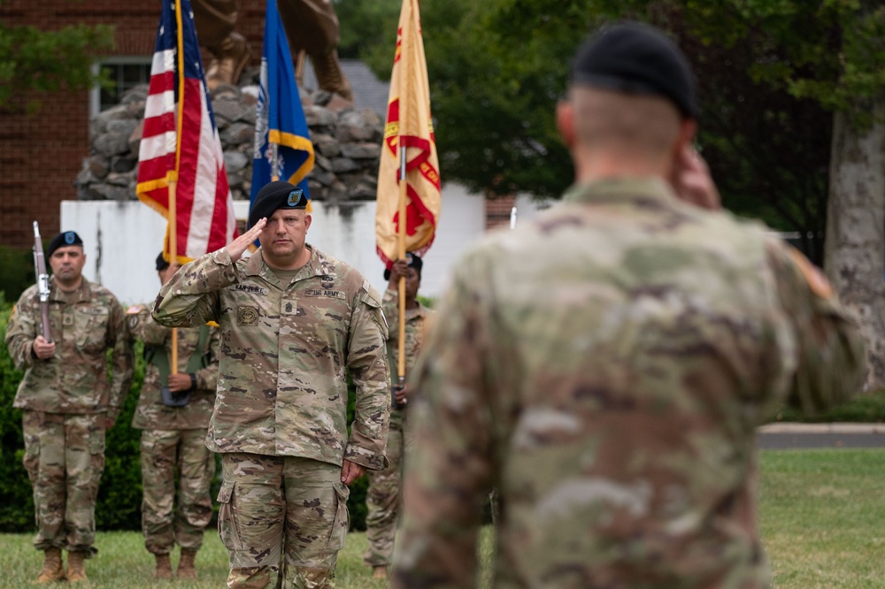 Dunker assumes command of USASA