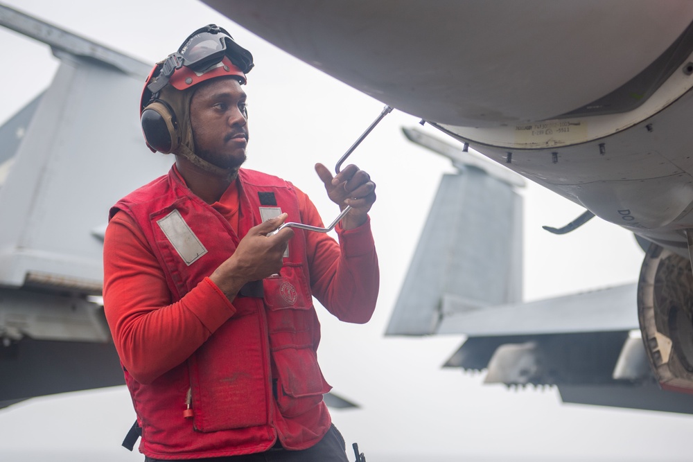 VFA-211 Conducts Routine Maintenance on F/A-18E Super Hornets Aboard USS Theodore Roosevelt