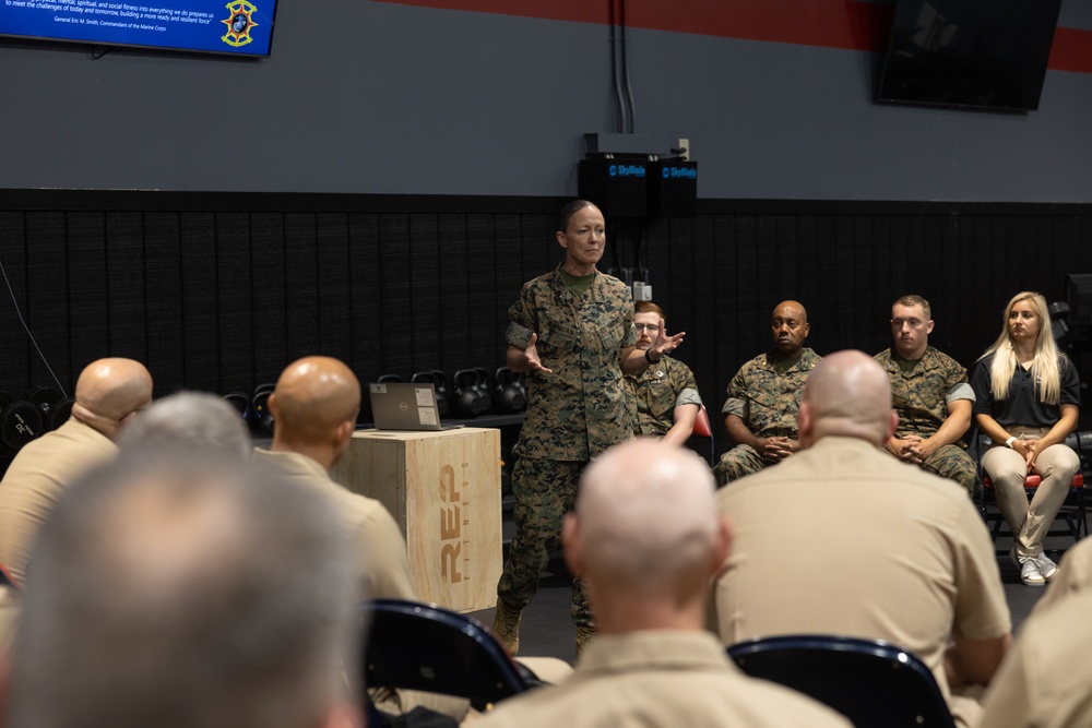 Fleet Master Chief Delbert Terrell Visits the 2nd Marine Logistics Group