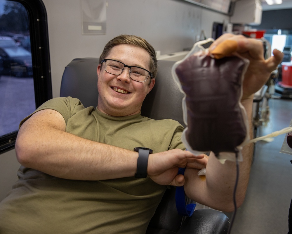 Alabama Guardsmen donate blood