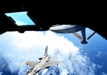 Carribean Fox KC-135 Refuel