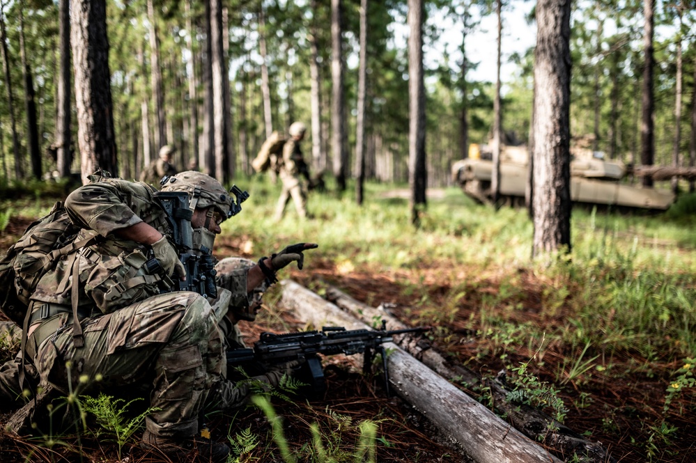 41st IBCT initiates contact with OPFOR at JRTC