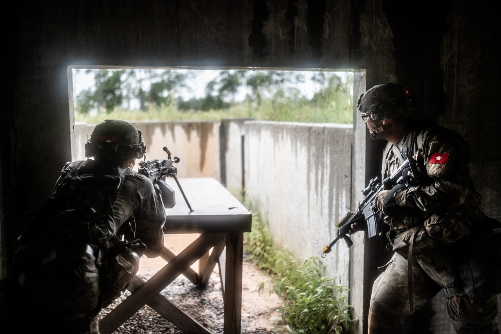 41st IBCT initiates contact with OPFOR at JRTC