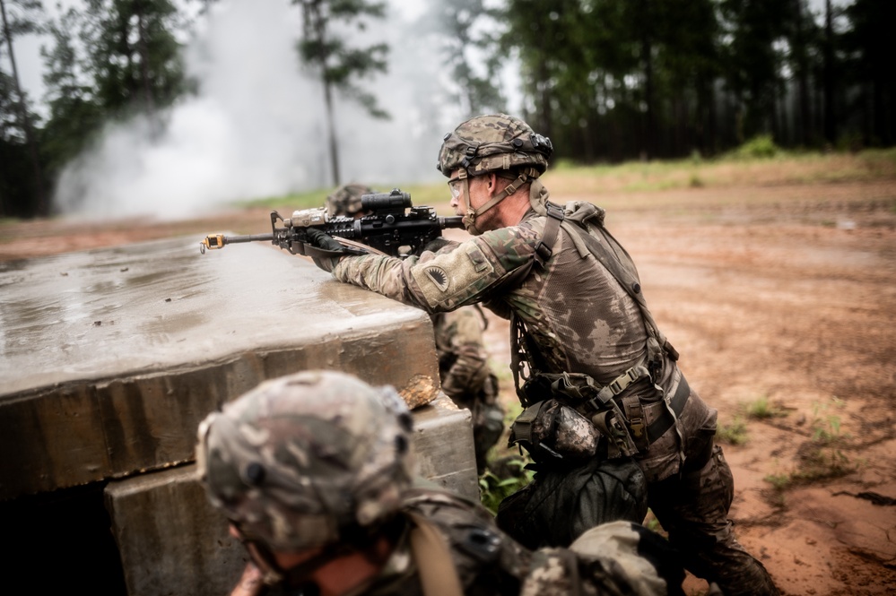 41st IBCT initiates contact with OPFOR at JRTC