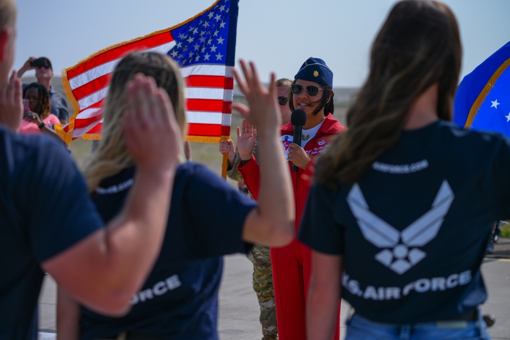 Thunderbirds soar over F.E. Warren