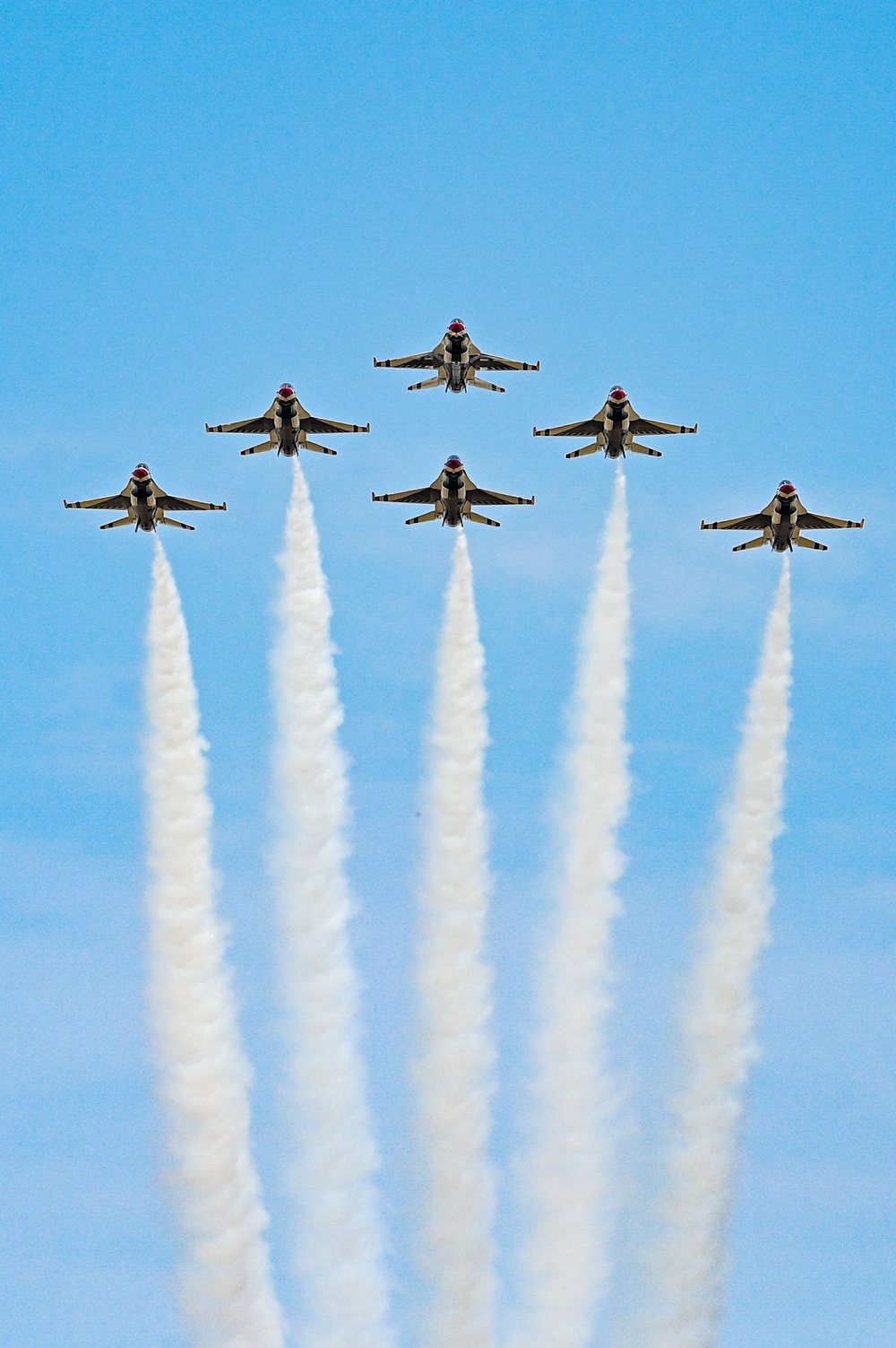 Thunderbirds roar over Wyoming