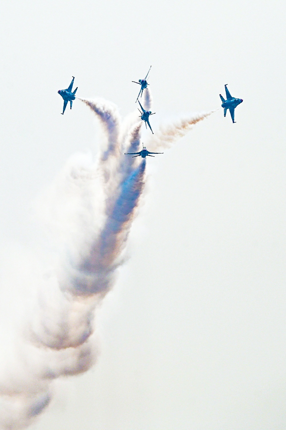 Thunderbirds roar over Wyoming