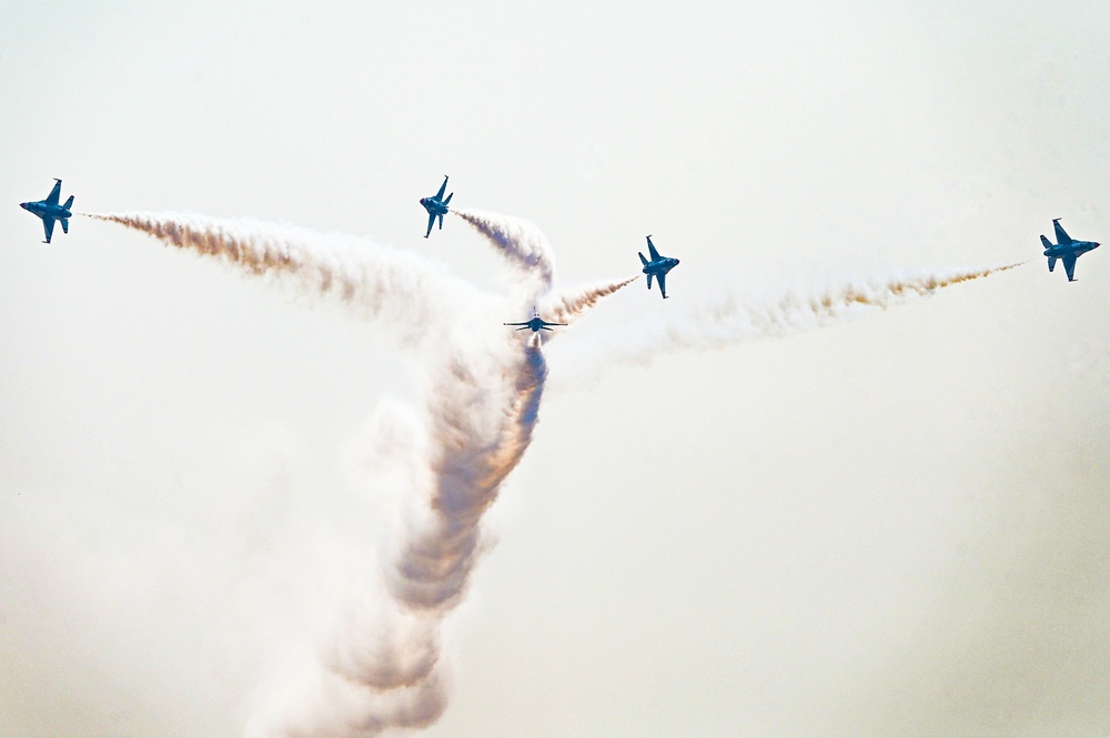 Thunderbirds roar over Wyoming