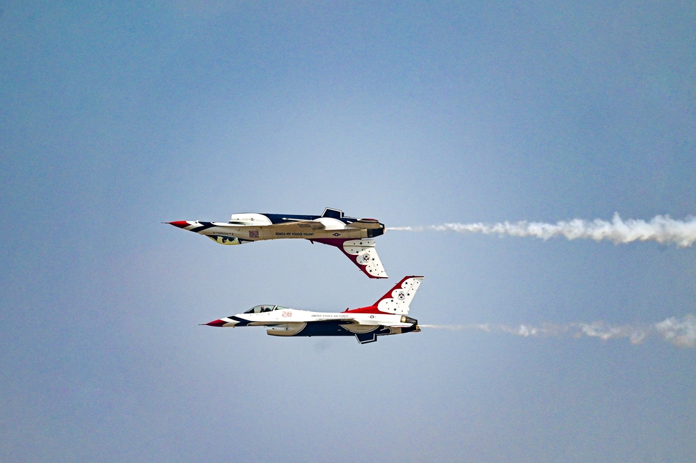 Thunderbirds roar over Wyoming