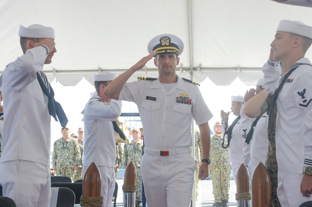 USS Cincinnati (LCS 20) Conducts Change of Command