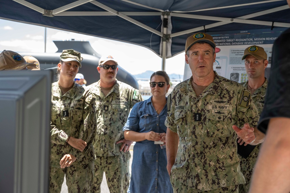 Admiral Converse visits UUV Display