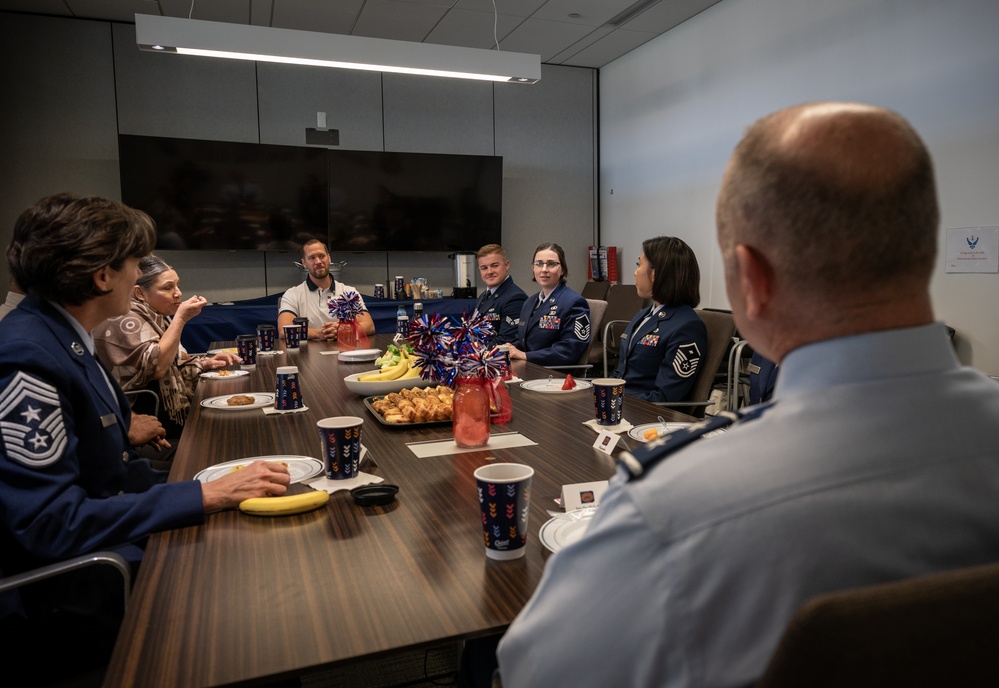 Outstanding Guard Airmen recognized during Focus on the Force Week