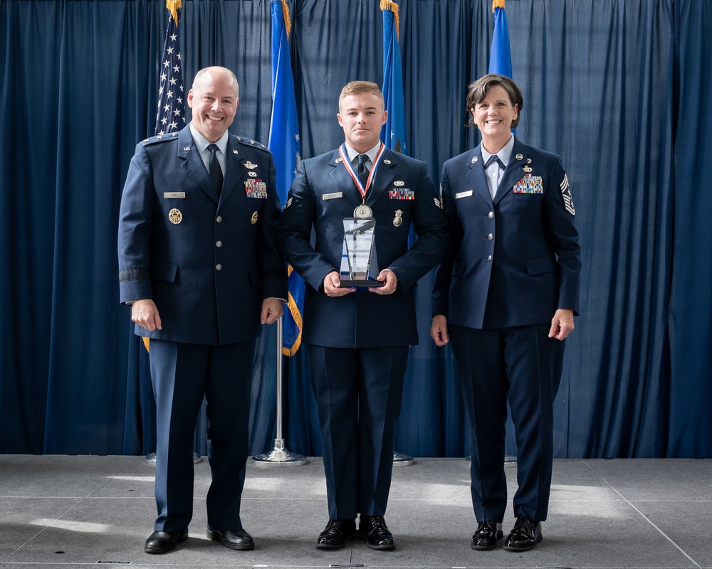 Outstanding Guard Airmen recognized during Focus on the Force Week