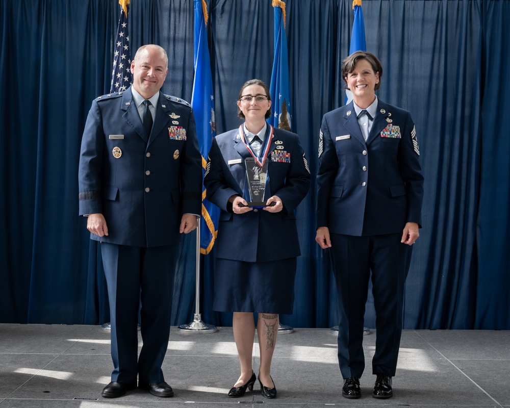 Outstanding Guard Airmen recognized during Focus on the Force Week