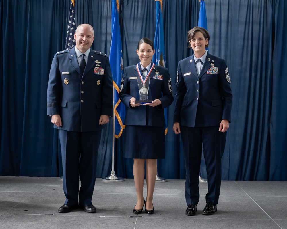 Outstanding Guard Airmen recognized during Focus on the Force Week