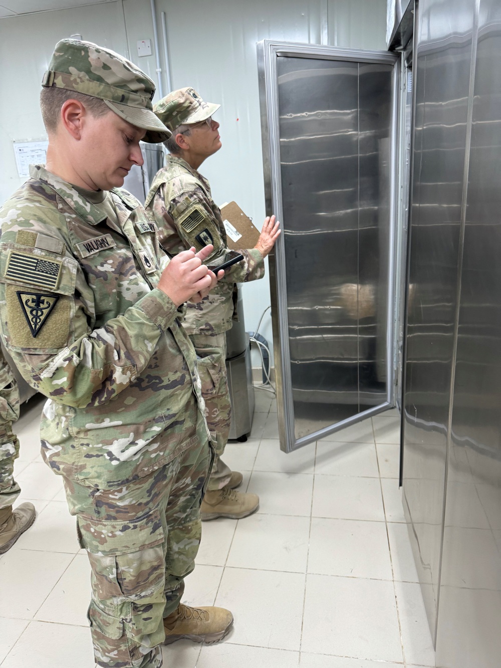 3rd Medical Command Soldiers conduct inspection