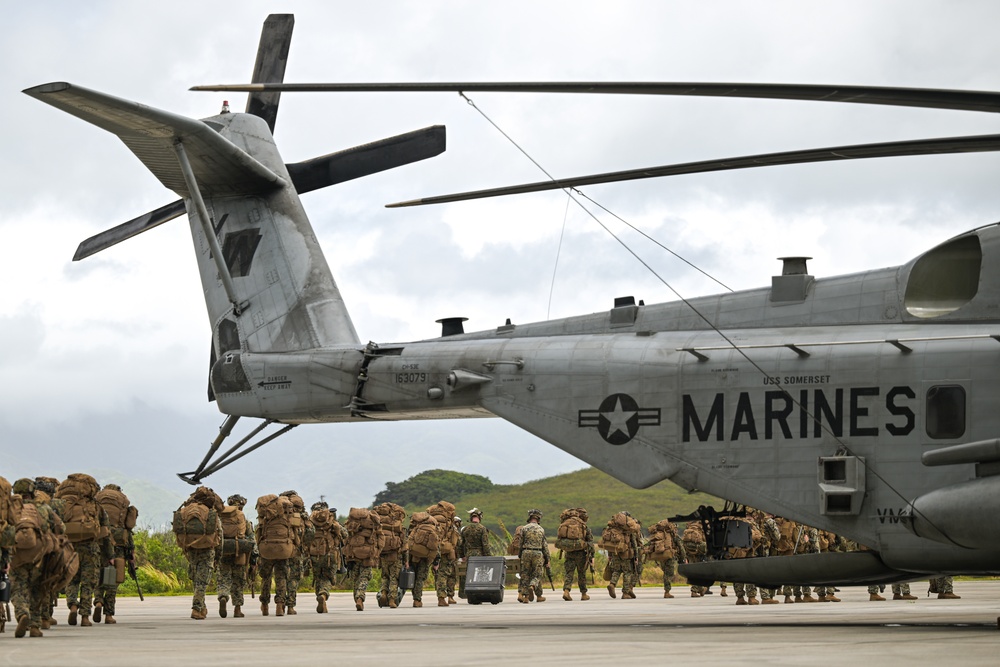 Marines load CH-53E Super Stallion