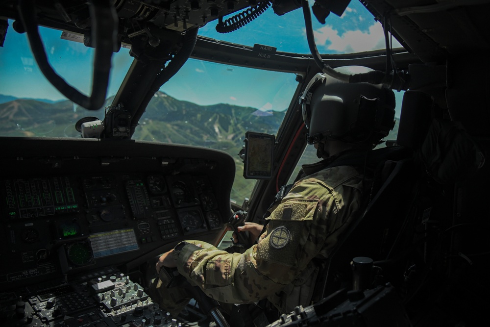 Utah Army National Guard flies 2nd AVS Airman for mountain site survey