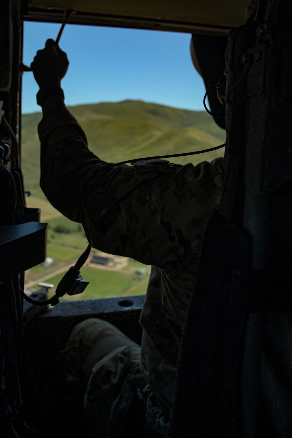 Utah Army National Guard flies 2nd AVS Airman for mountain site survey