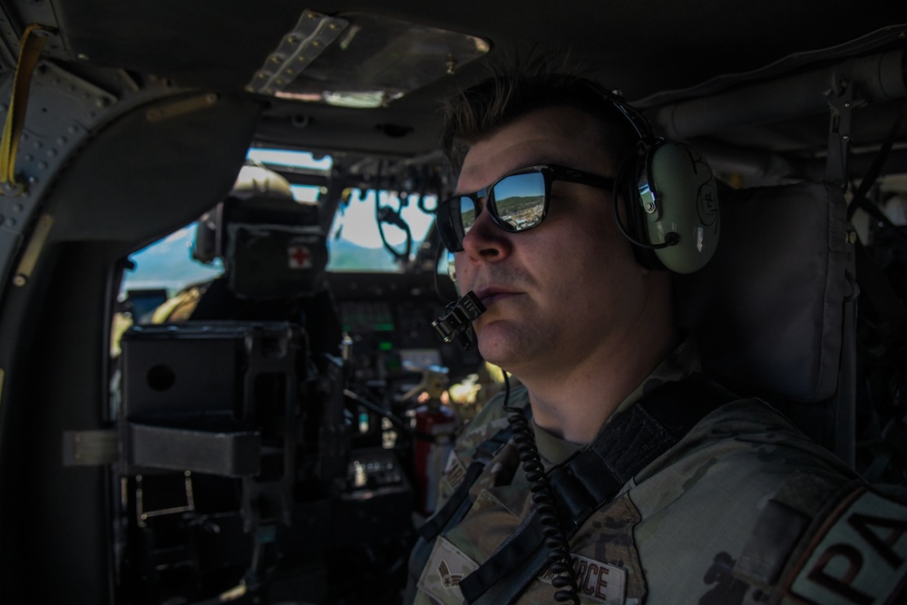 Utah Army National Guard flies 2nd AVS Airman for mountain site survey