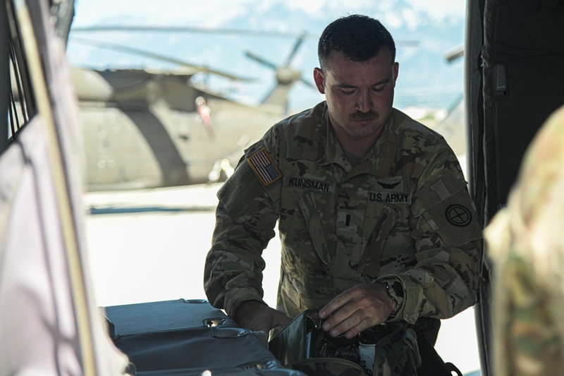 Utah Army National Guard flies 2nd AVS Airman for mountain site survey