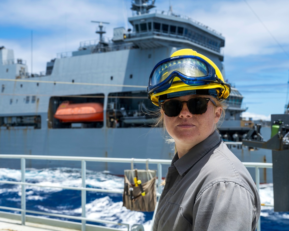 Cargo transfer with His Majesty New Zealand Ship Aotearoa (A11)