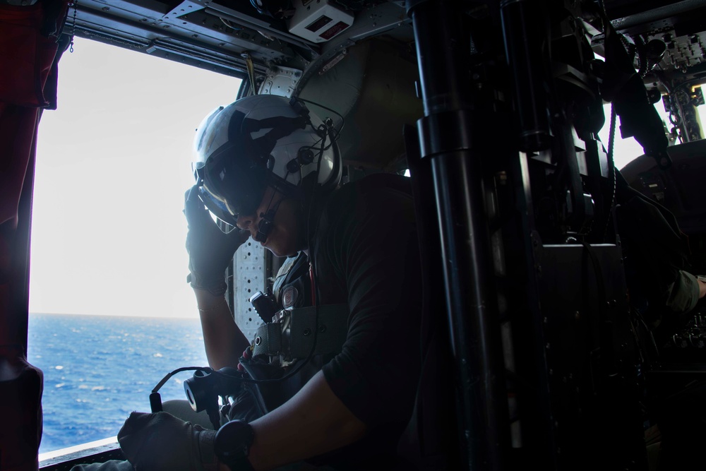 Abraham Lincoln conducts helicopter operations