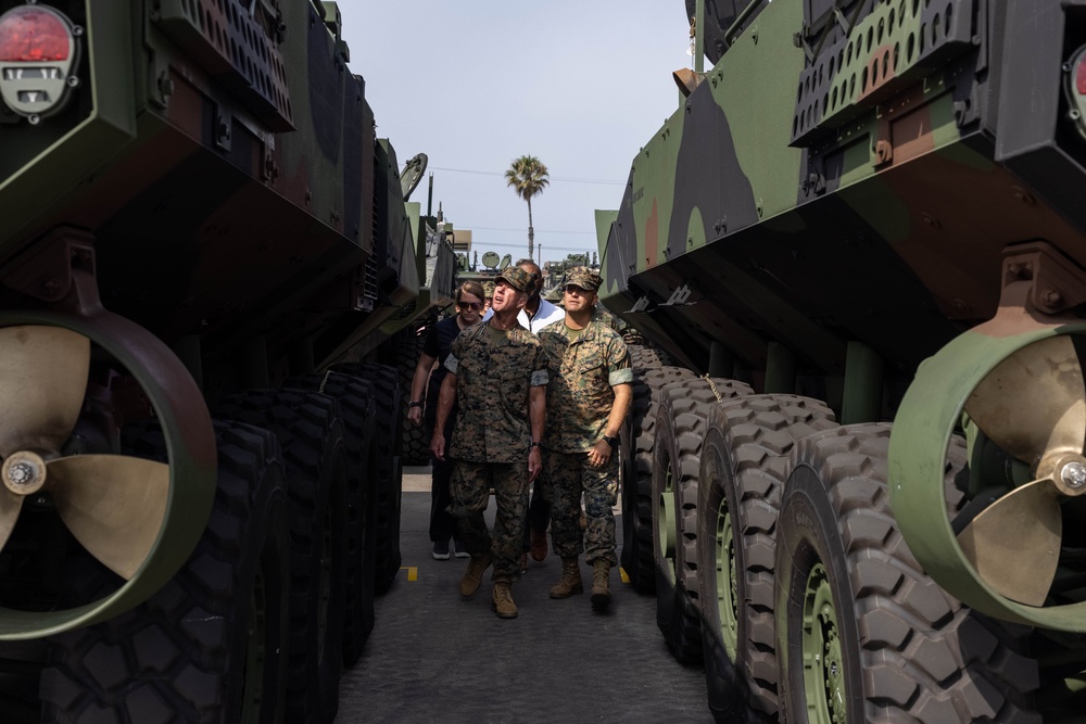 39th Commandant of the Marine Corps visits I MEF Marines