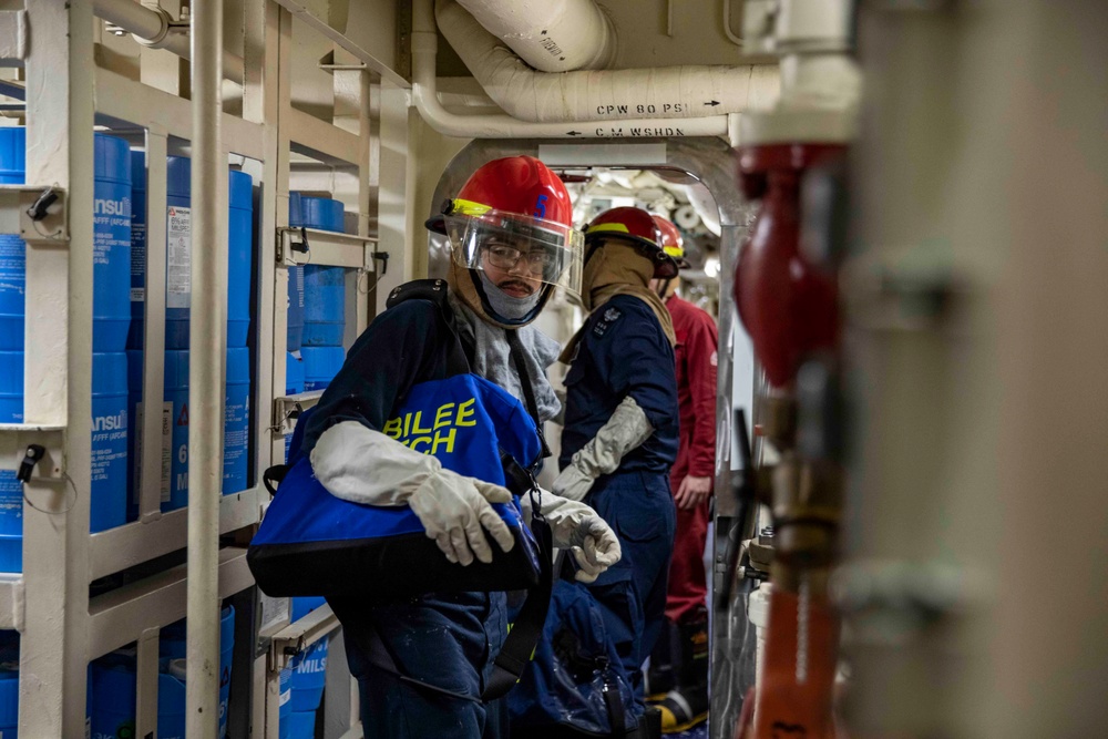 DVIDS - Images - USS Ralph Johnson Conducts Flying Squad Drill [Image 5 ...