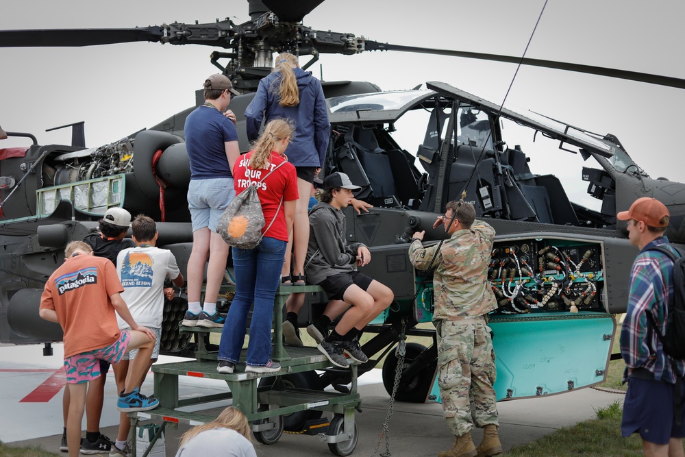 South Carolina Army National Guard helicopter repairers show Apache to youth