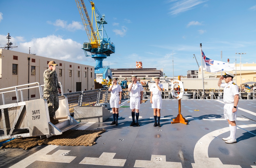 Captain Joe Ring visits HMAS Sydney
