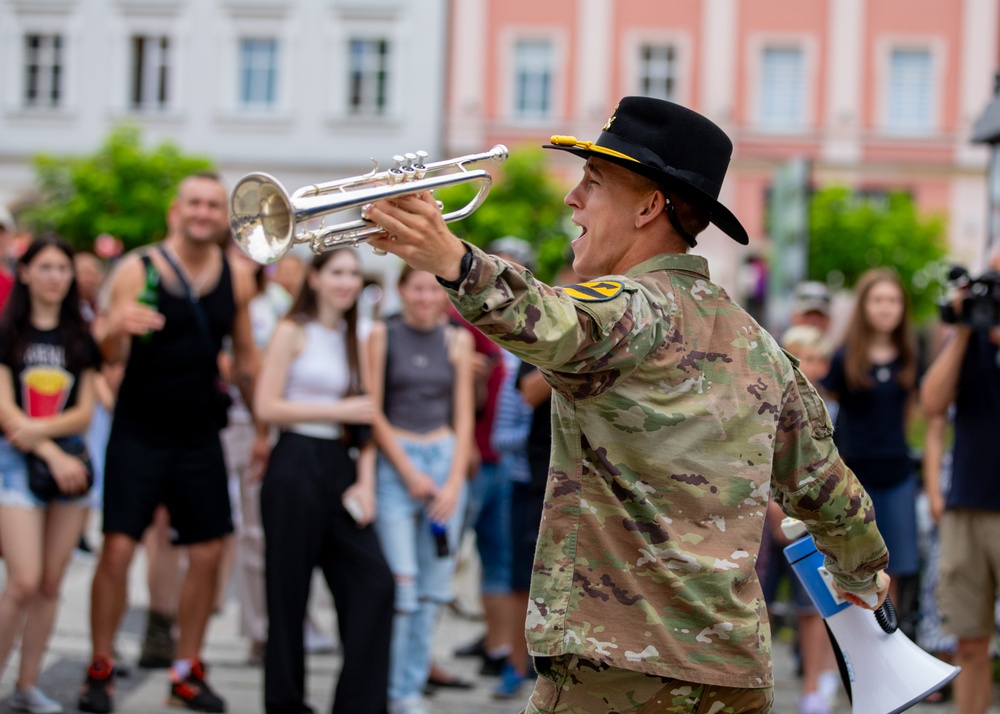 1st Cavalry Division Band Performs in Boleslawiec Town Square