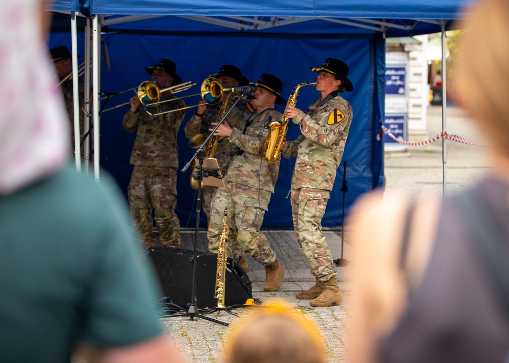 1st Cavalry Division Band Performs in Boleslawiec Town Square